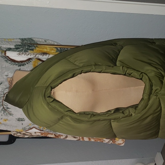 Women Blank NYC Matcha Latte Vest - Picture 4 of 9